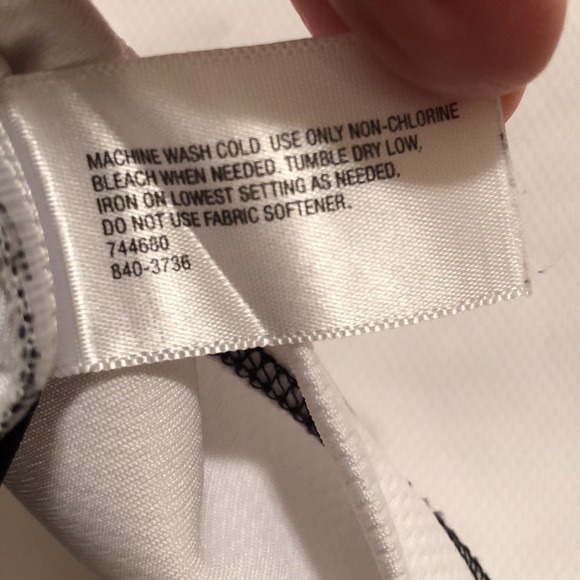 Made For Life athletic top. Small.  Very good condition. Worn just a few times. - Picture 11 of 12